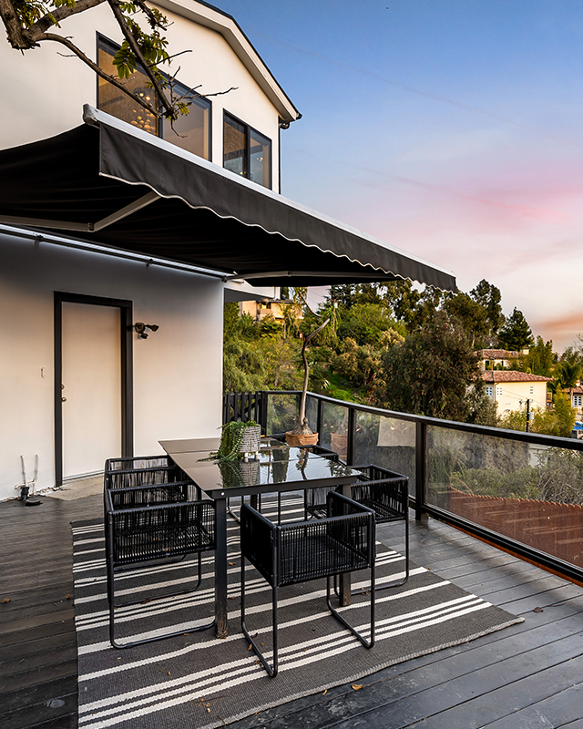 Canvas & Retractable Awnings